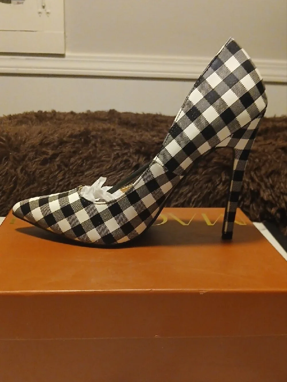 Black and White Gingham Pointed Toe Pump